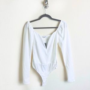 NWT Fashion Nova White Plunge V-neck Puff Long Sleeve Bodysuit